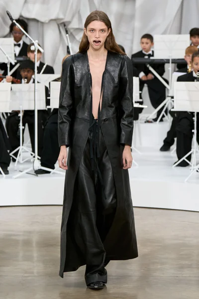 Look 1